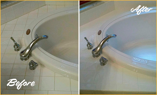 Sir Grout Caulked this Bathtub's Joints to Replace Old Caulking Picture of a Light Colored Bathtub Before and After a Tub Recaulking on the Joints